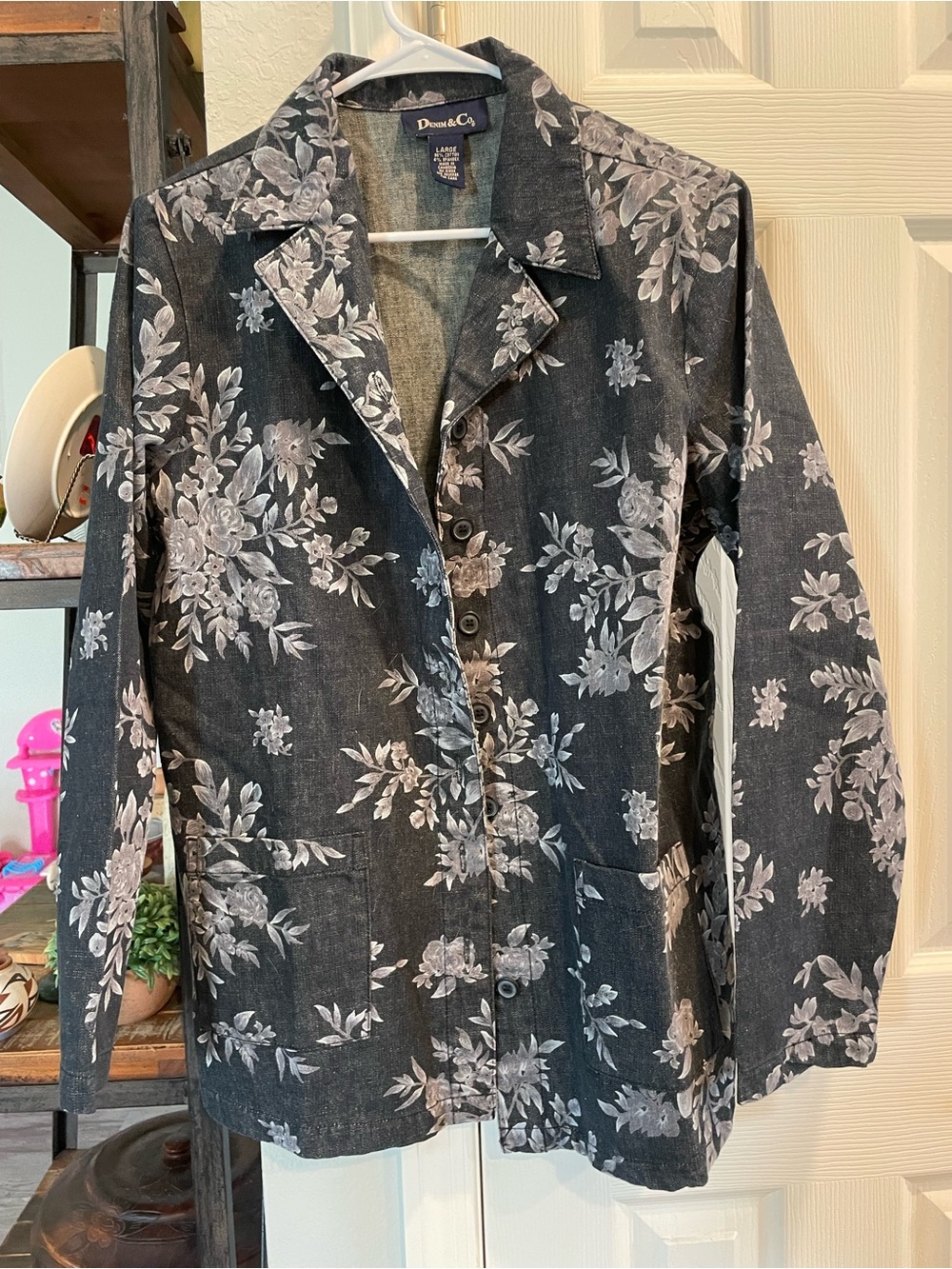 Denim & Co Button up Long sleeve Charcoal gray white Floral Denim Blazer/SHACKET